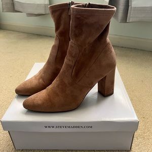 Steve Madden Edril Camel Heels